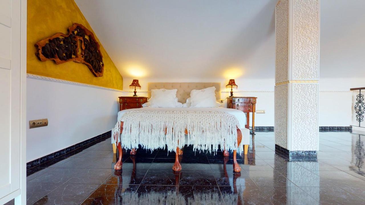 Majestic Villa By The Beach Heated Private Pool & Jacuzzi 베날마데나코스타 외부 사진