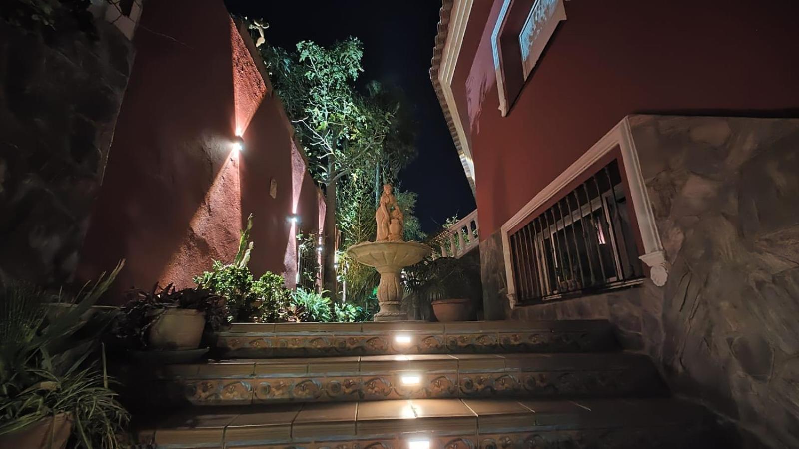 Majestic Villa By The Beach Heated Private Pool & Jacuzzi 베날마데나코스타 외부 사진