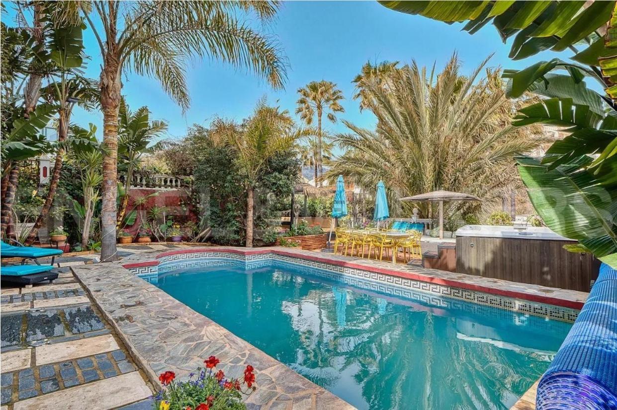 Majestic Villa By The Beach Heated Private Pool & Jacuzzi 베날마데나코스타 외부 사진