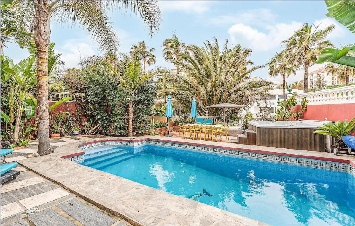 Majestic Villa By The Beach Heated Private Pool & Jacuzzi 베날마데나코스타 외부 사진