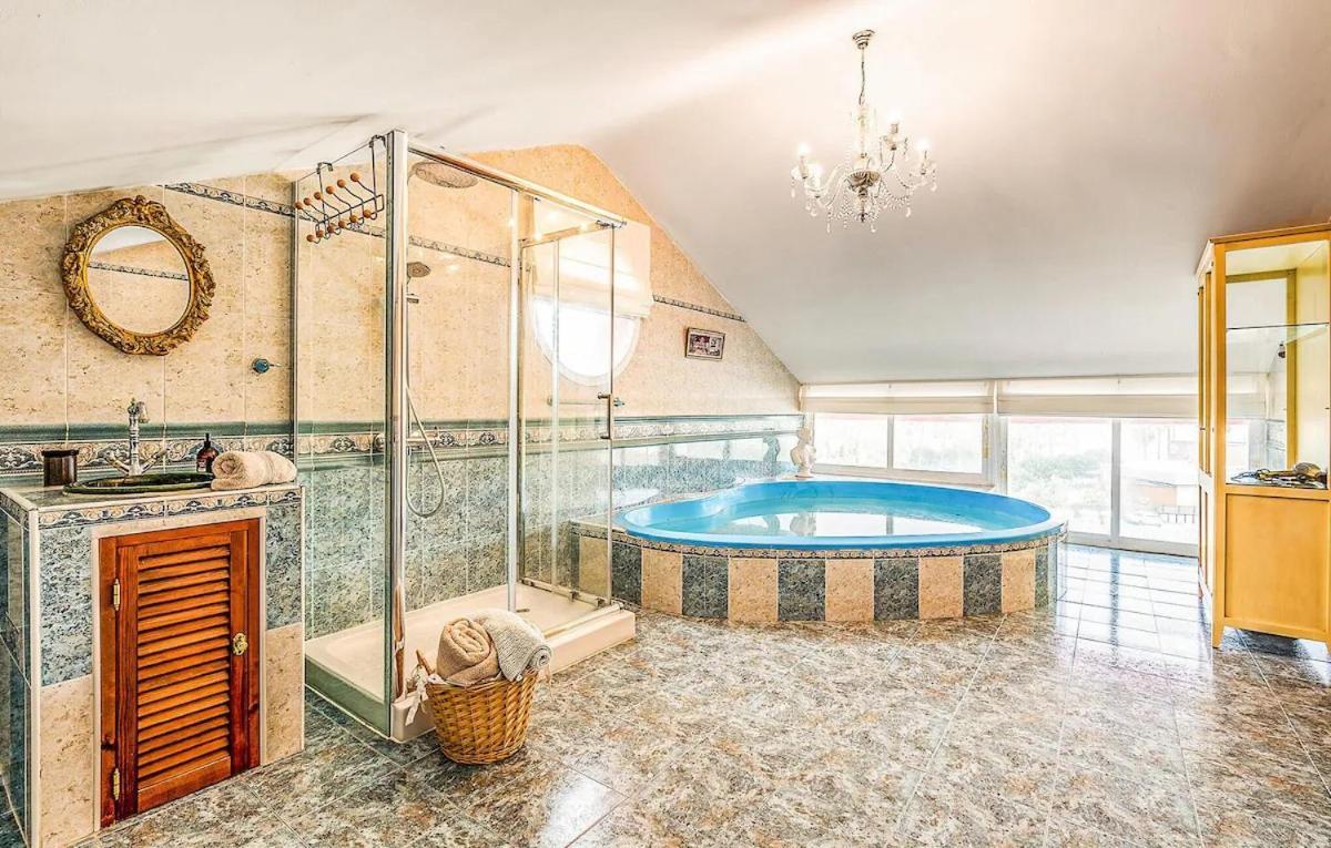 Majestic Villa By The Beach Heated Private Pool & Jacuzzi 베날마데나코스타 외부 사진