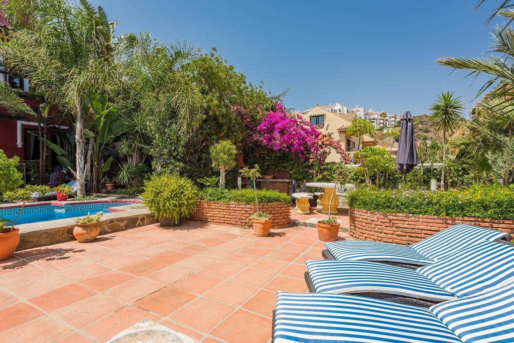Majestic Villa By The Beach Heated Private Pool & Jacuzzi 베날마데나코스타 외부 사진